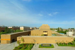 纸手艺程度、前人坐卧空间和绘画材料价值等多